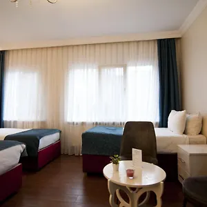 Genius 2*, Provincia di Istanbul Turchia